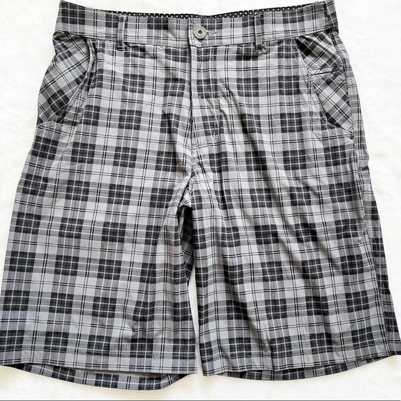 LULULEMON KAHUNA PLAID GOLF SHORTS MENS SIZE 34 TRENDY SKATER STREET STYLISH - Picture 1 of 8